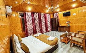 Roseline Inn
