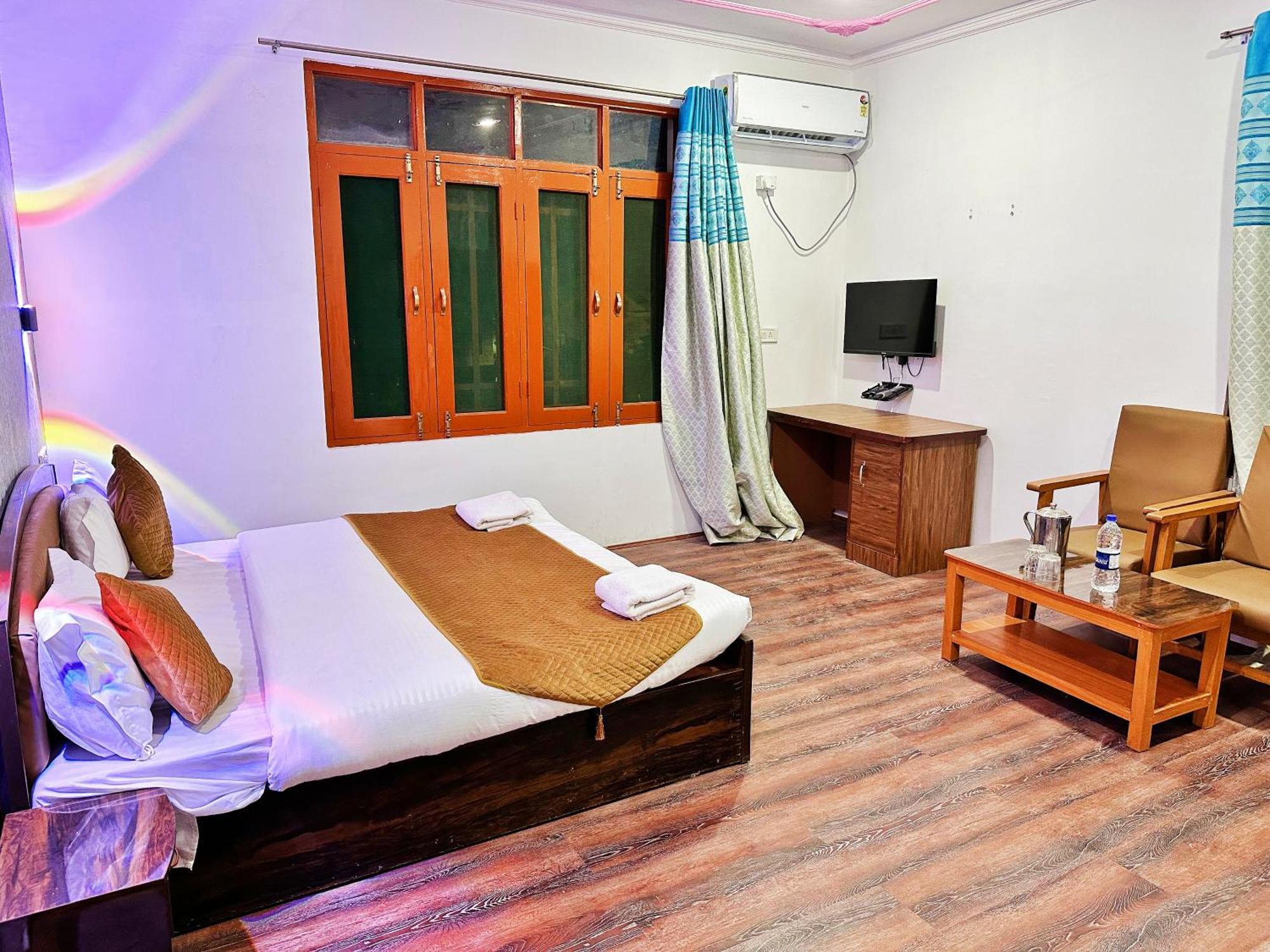 Roseline Inn Srinagar  Exterior photo